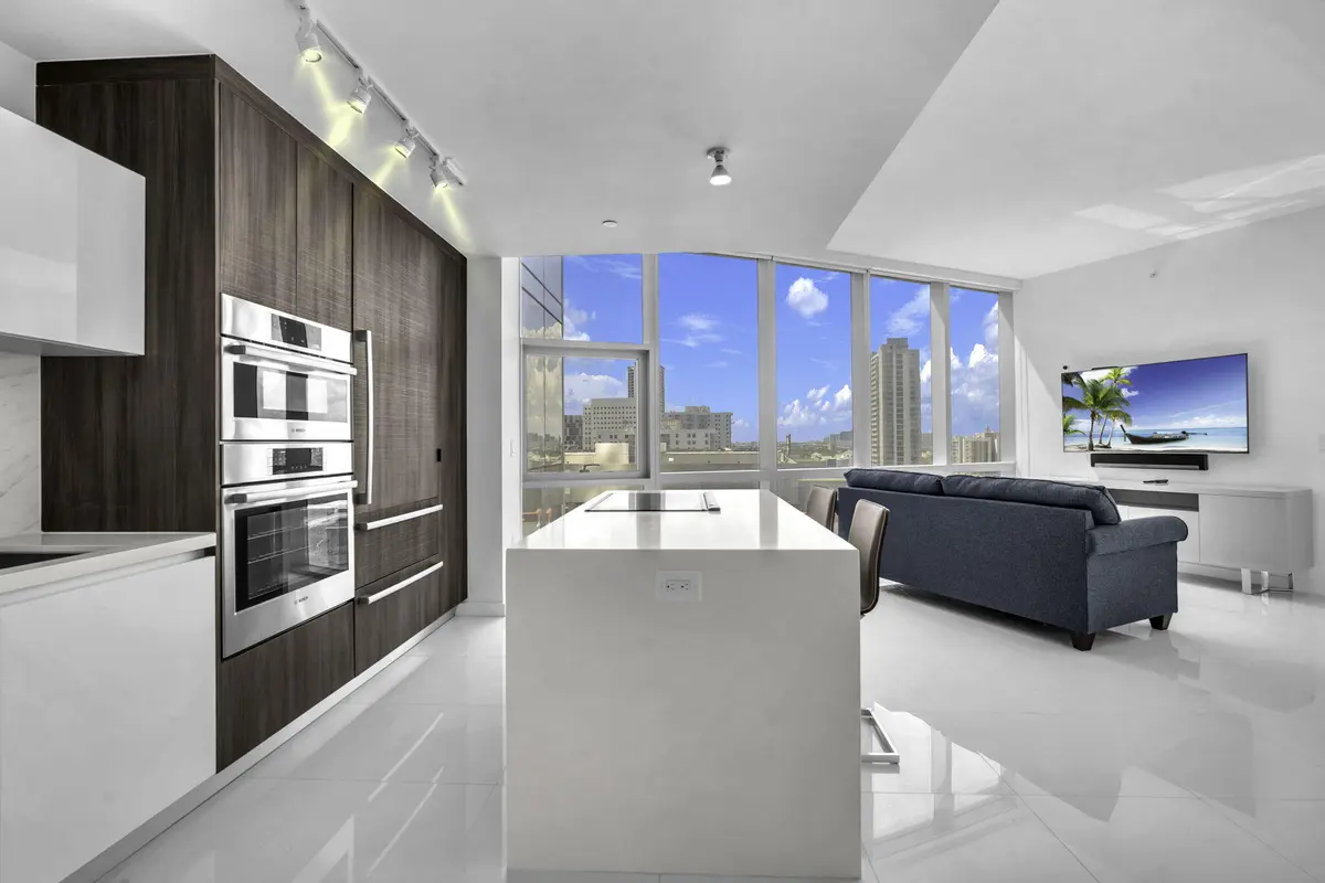 2-web-or-mls-DSC08304 at 851 NE 1ST Avenue 1002, Miami