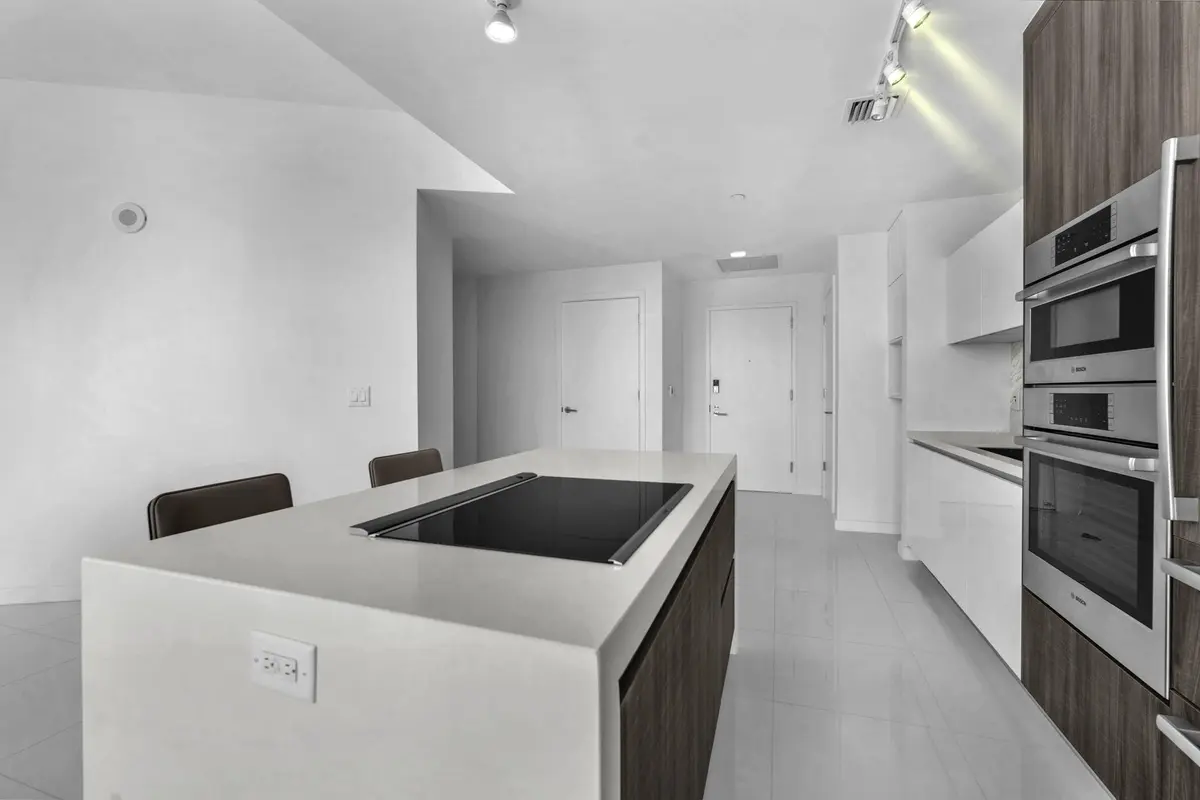 6-web-or-mls-DSC08324 at 851 NE 1ST Avenue 1002, Miami