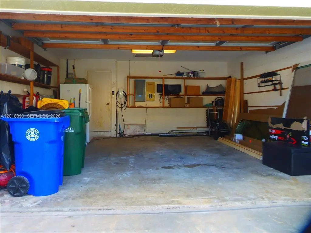 Garage at 2608 NW 79TH Avenue, Margate
