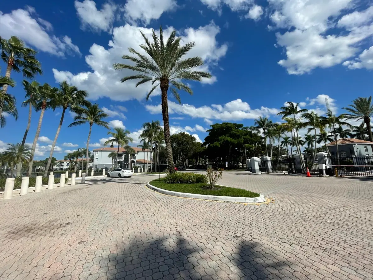 165-0033 at 165 NW 96TH Terrace 3-207, Pembroke Pines