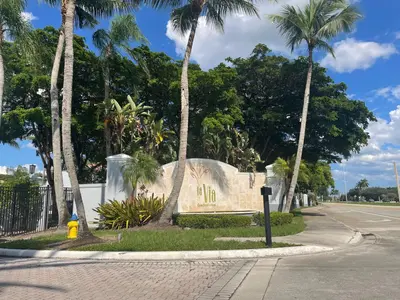 165 NW 96TH Terrace 3-207, Pembroke Pines – Condominium for sale