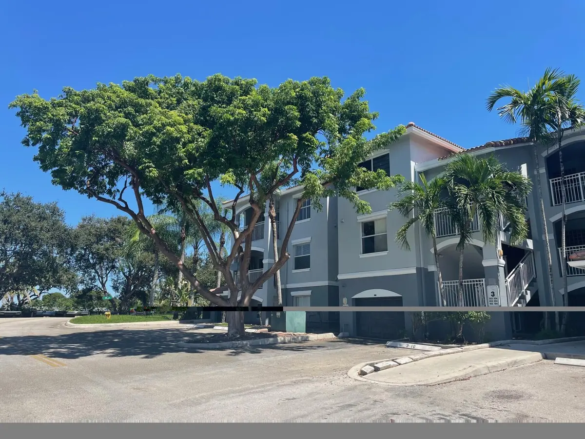 165-002 at 165 NW 96TH Terrace 3-207, Pembroke Pines