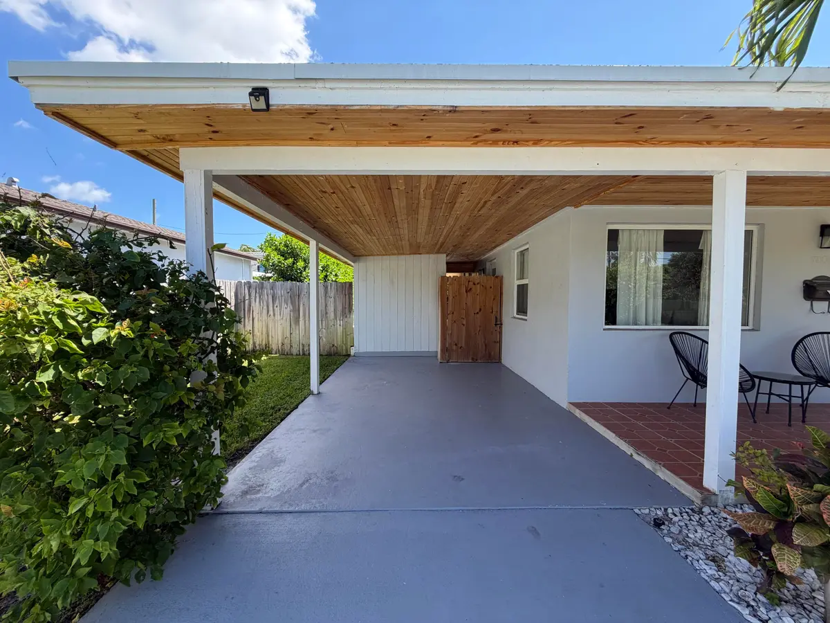 IMG_6607 at 7610 S Olive Avenue, West Palm Beach