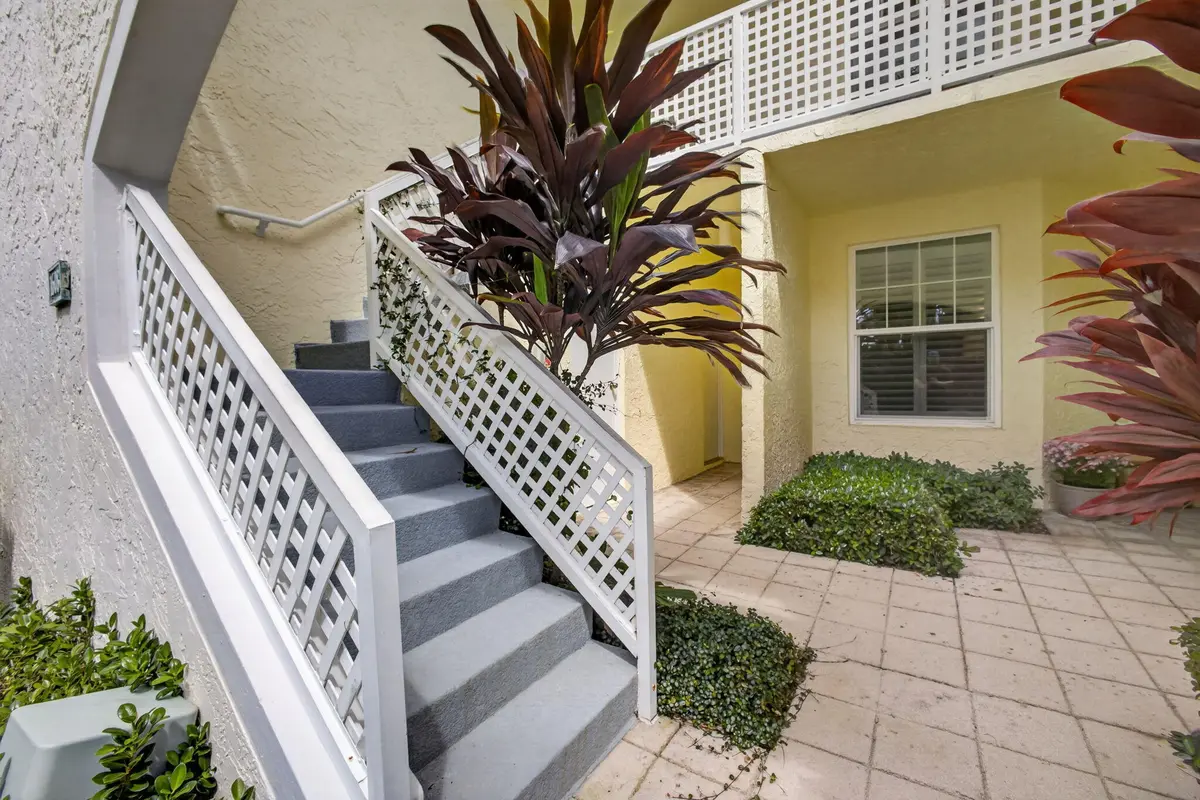 5-web-or-mls-5D1A3948 at 1608 MIZZENMAST Way, Jupiter