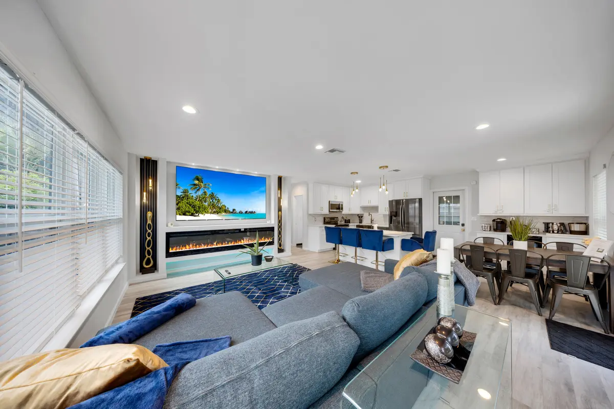 700 NE 16th Ct-Fort Lauderdal-Bianca-4 at 700 NE 16TH Court, Fort Lauderdale