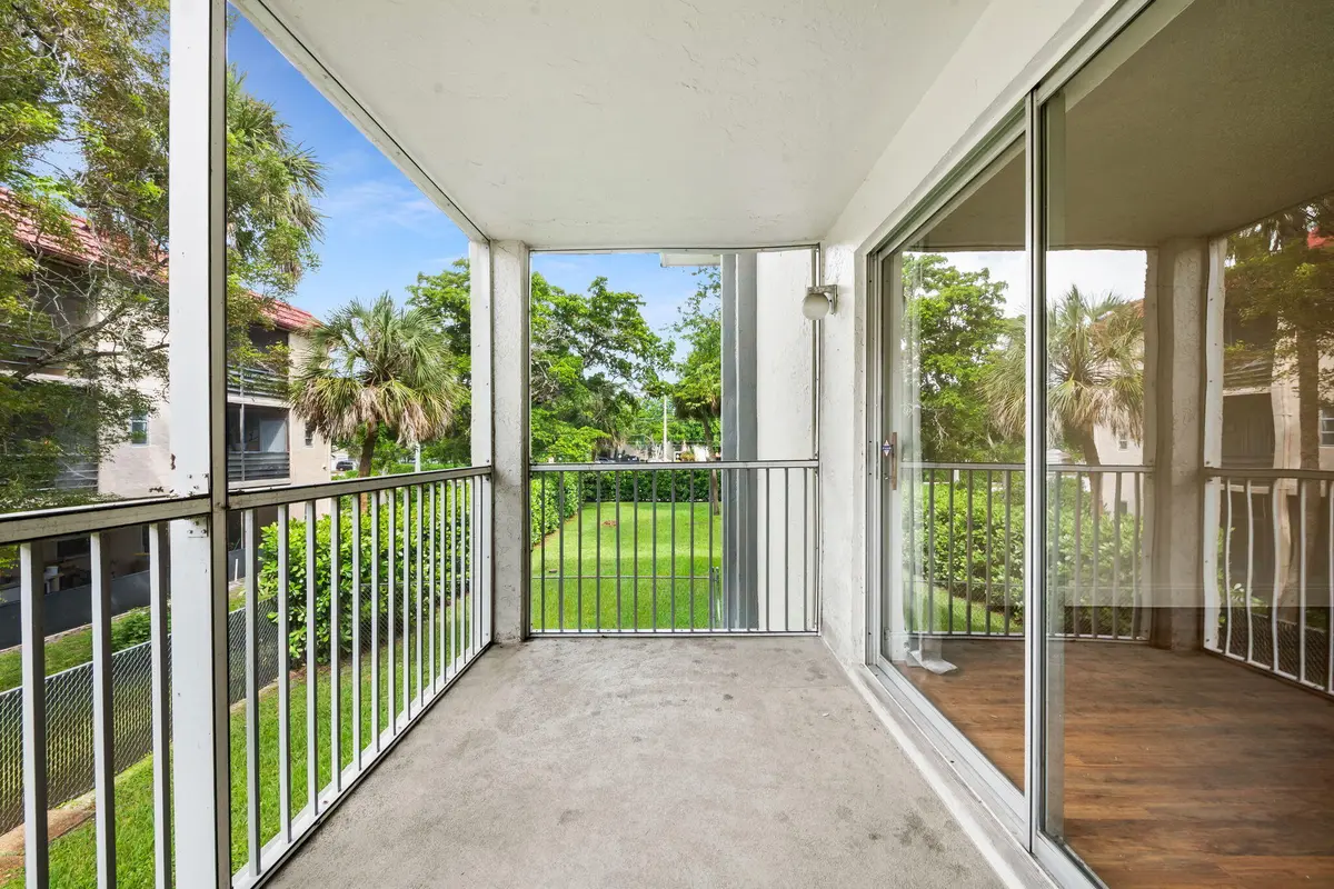 13-web-or-mls-DSC_1782 at 3000 Riverside Drive 209-1, Coral Springs