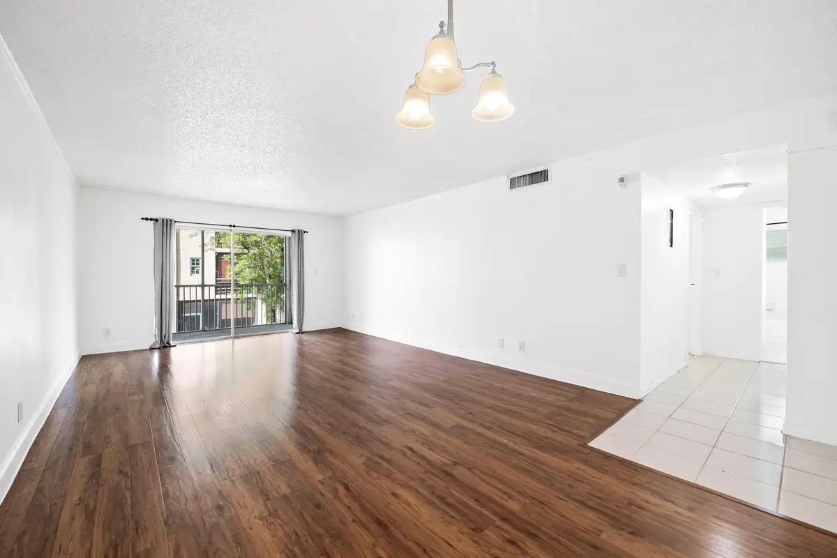 10-web-or-mls-DSC_1774 at 3000 Riverside Drive 209-1, Coral Springs