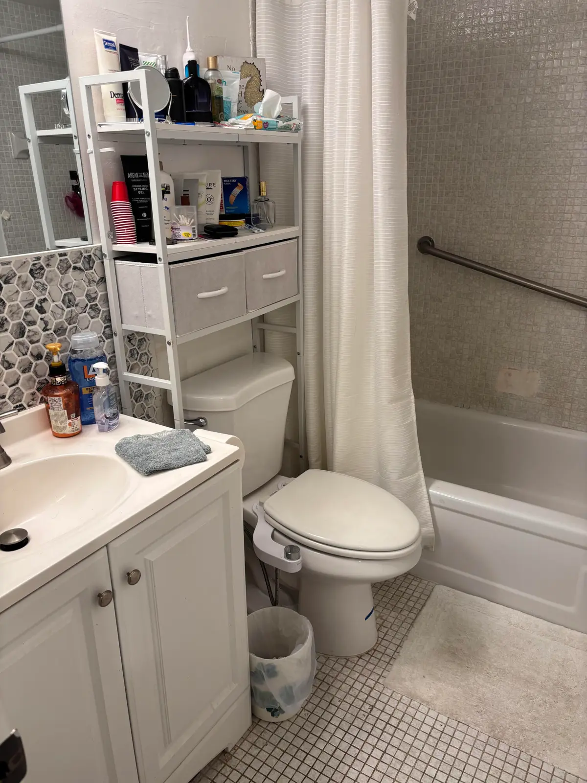 hill bath 1 at 321 Brighton H, Boca Raton
