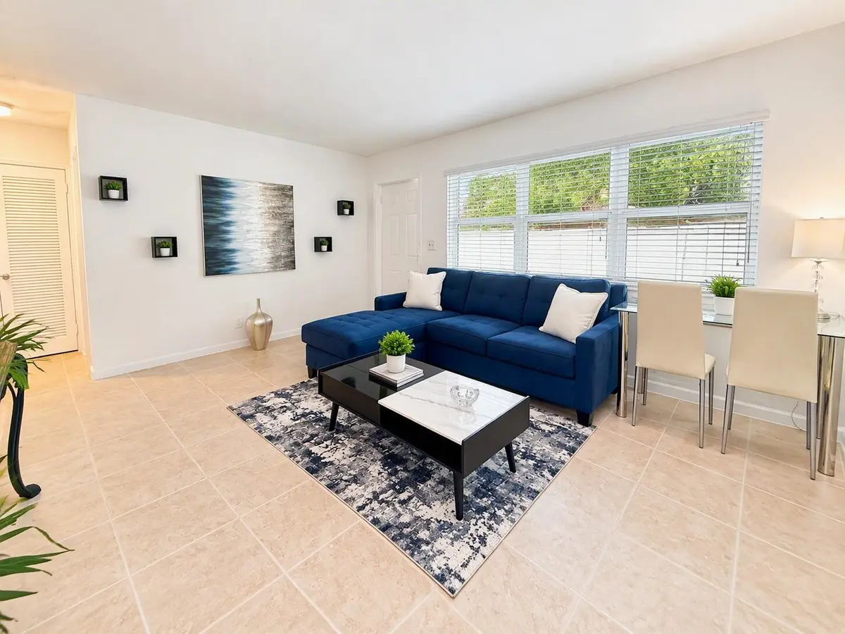 131 Lv.2 at 131 NE 19th Avenue 1-3, Pompano Beach