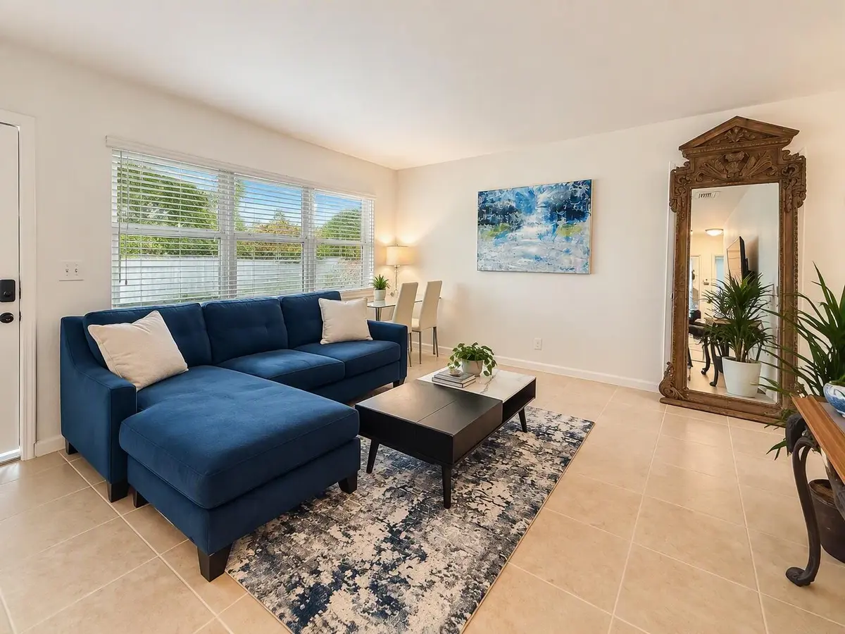 131 LV.5 at 131 NE 19th Avenue 1-3, Pompano Beach