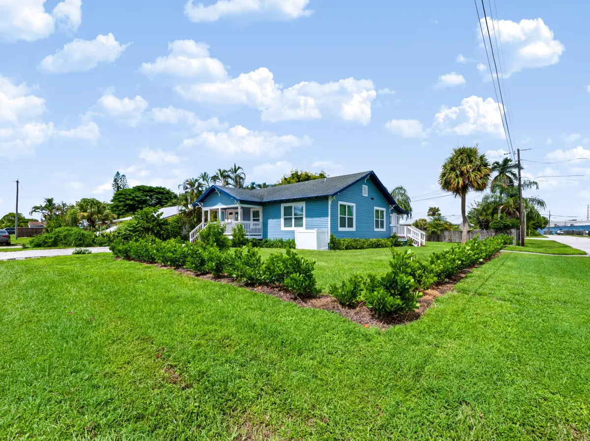 Front of the House at 1566 NW 9th Avenue, Stuart