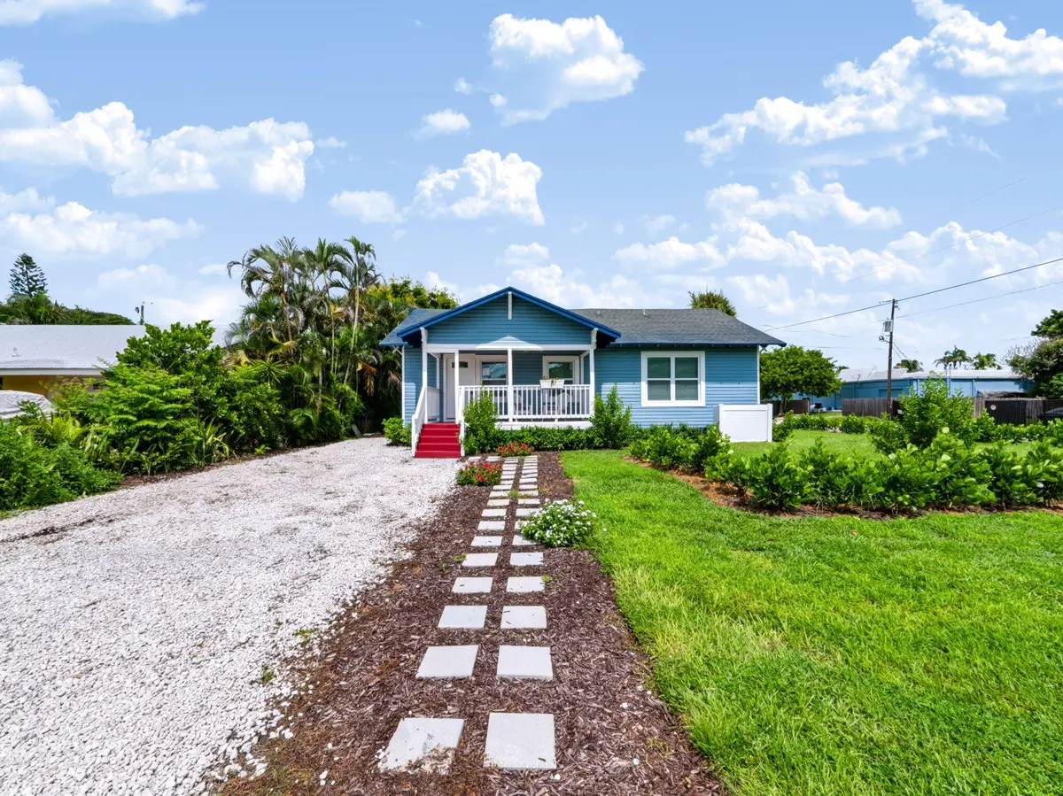 Front of the House at 1566 NW 9th Avenue, Stuart