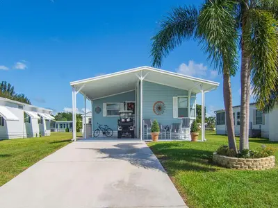5 Oliva Road, Port St. Lucie – Manufactured Home for sale
