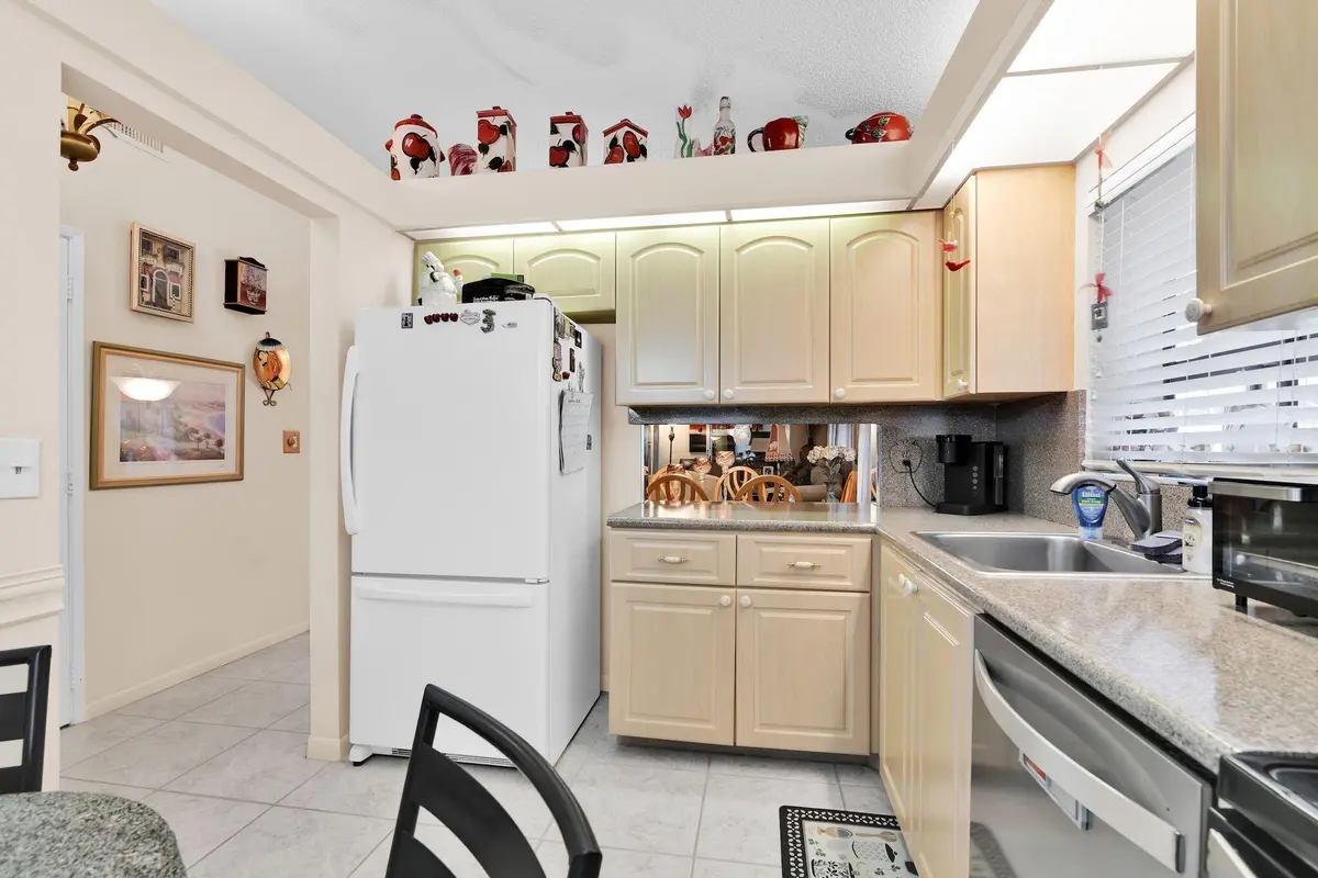 Eat in Kitchen 1 at 8955 SUNSCAPE Lane, Boca Raton