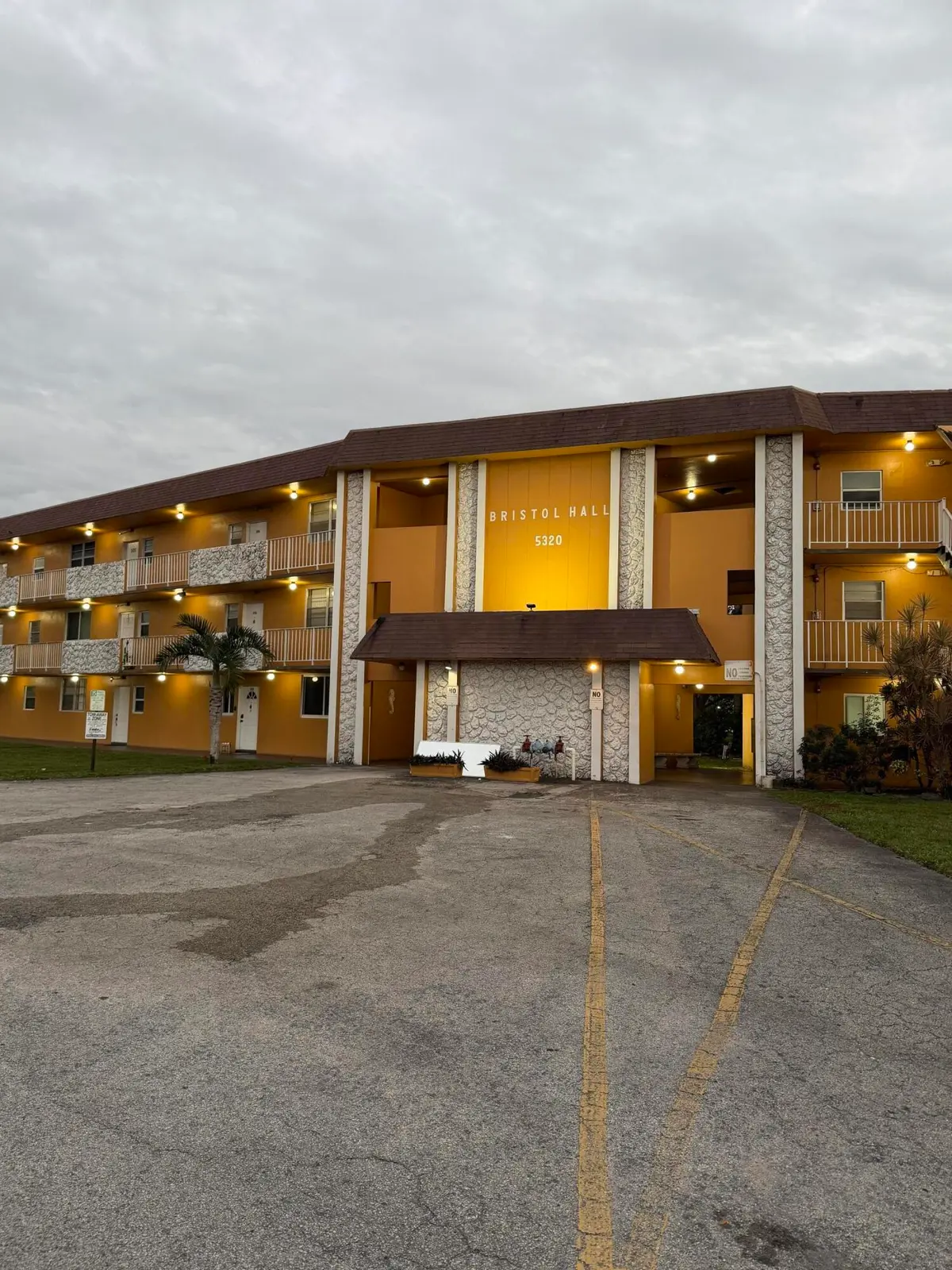 5320 nw 11th st 205 (3) at 5320 NW 11TH Street 205, Plantation