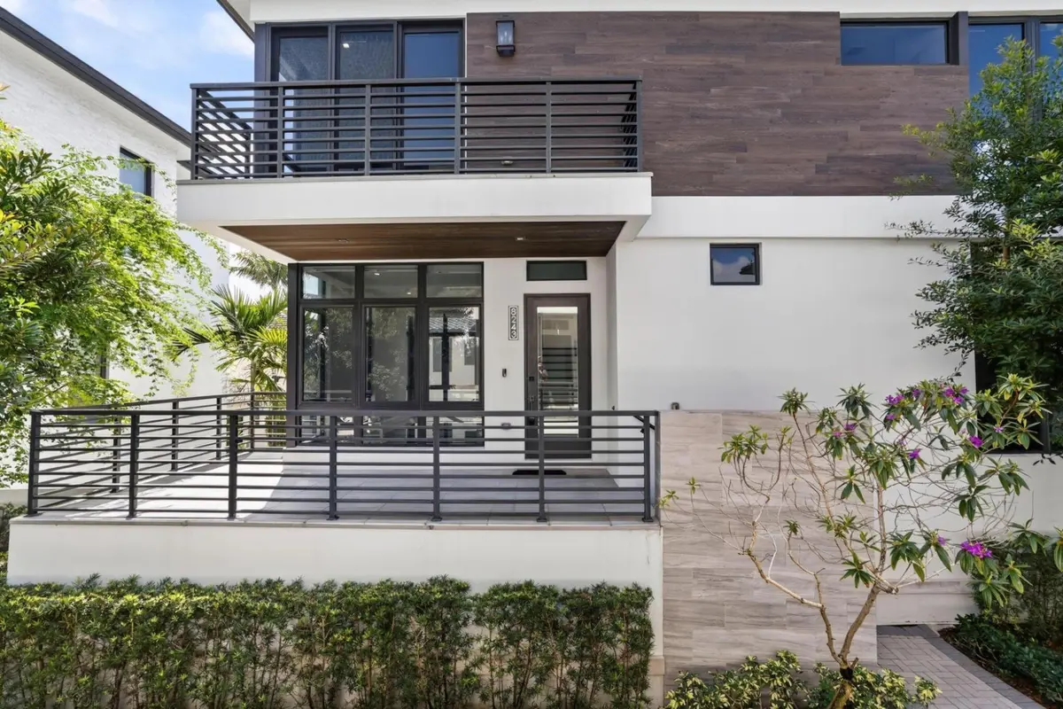 2-web-or-mls-DSC00670 at 8243 NW 48th Street, Doral
