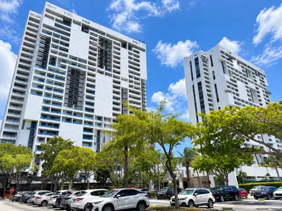 20355 NE 34 Court 828, Aventura – Condominium for sale