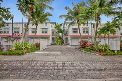 728 NE 7th Avenue, Fort Lauderdale – Townhouse for rent