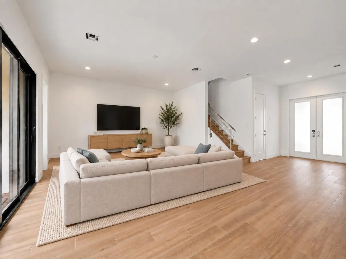 exec-6bd3613e-36fa-43f8-91dc-3c2545ed582 at 1449 SW 23rd Court, Fort Lauderdale