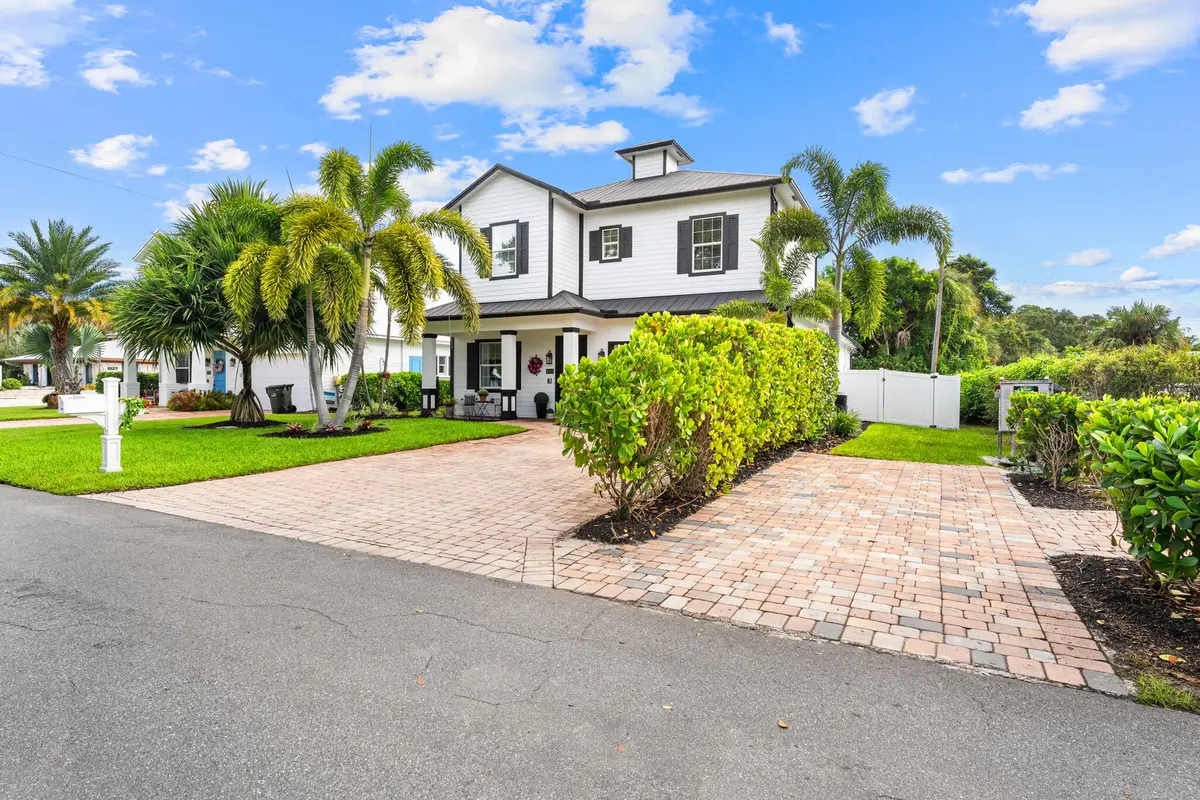A7R00503 at 405 SE COCONUT Avenue, Stuart