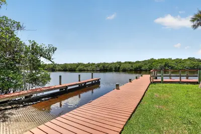 270 SW SOUTH RIVER Drive 204, Stuart – Condominium for sale
