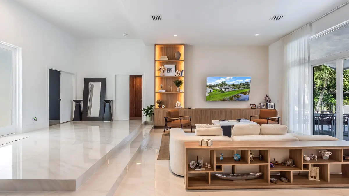 22-web-or-mls-DSC08349 at 2678 MEADOWOOD Drive, Weston