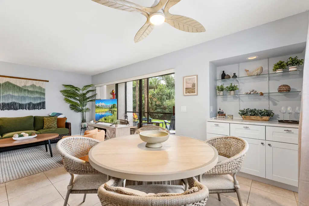 Dining Area at 1605 S US HIGHWAY 1 F106, Jupiter