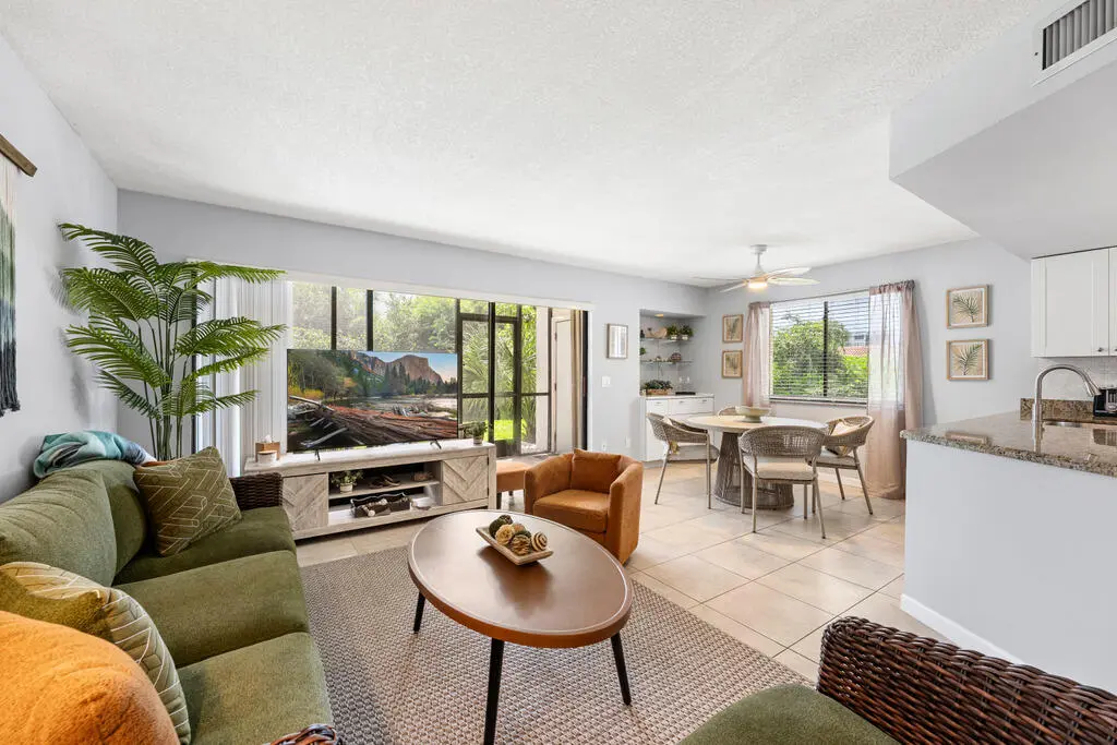 Great Room at 1605 S US HIGHWAY 1 F106, Jupiter