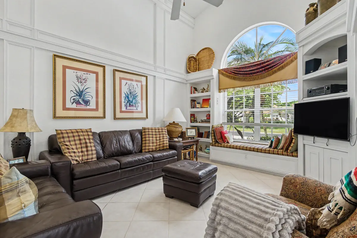 7021-28 at 7021 FALLS Road, Boynton Beach