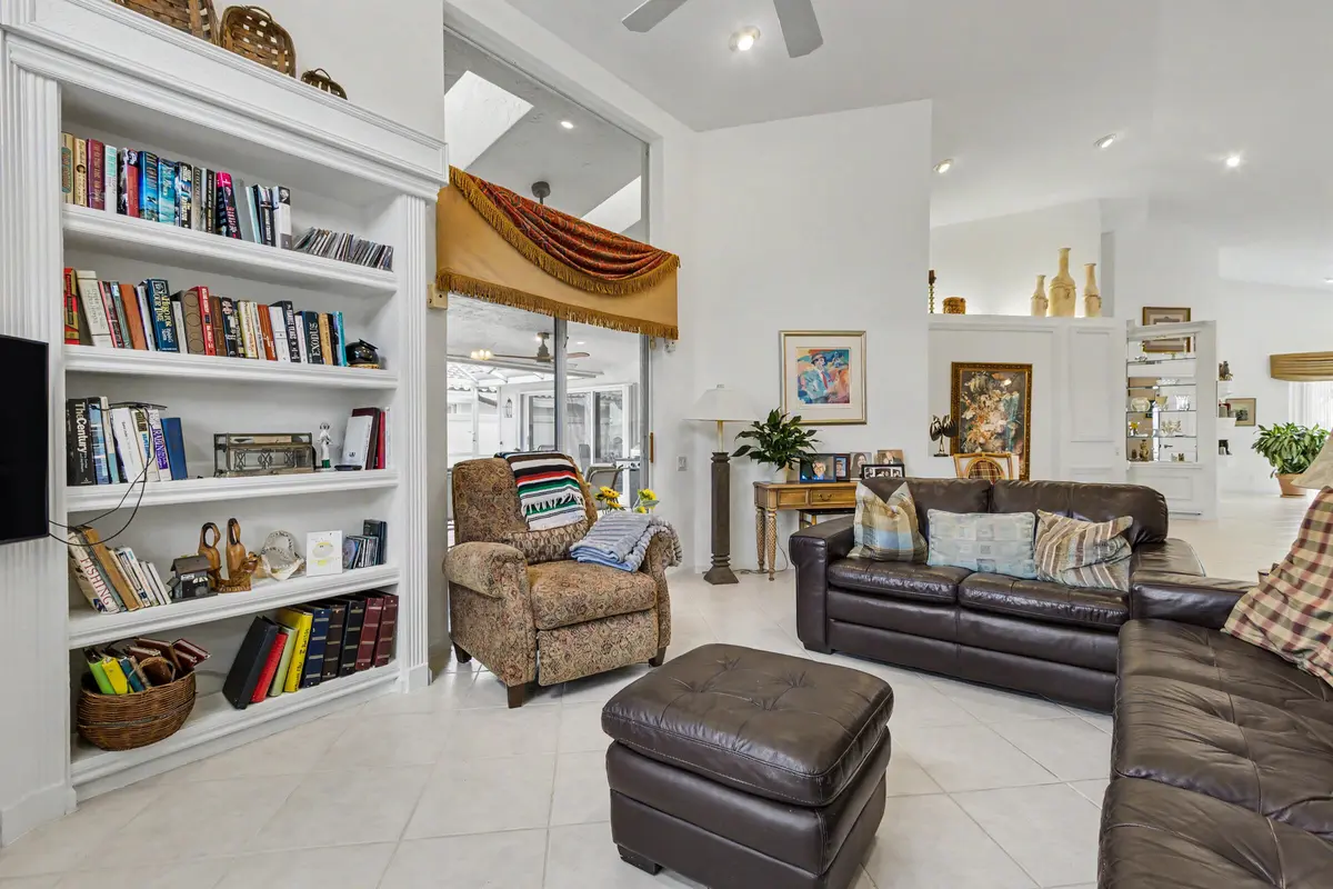 7021-31 at 7021 FALLS Road, Boynton Beach