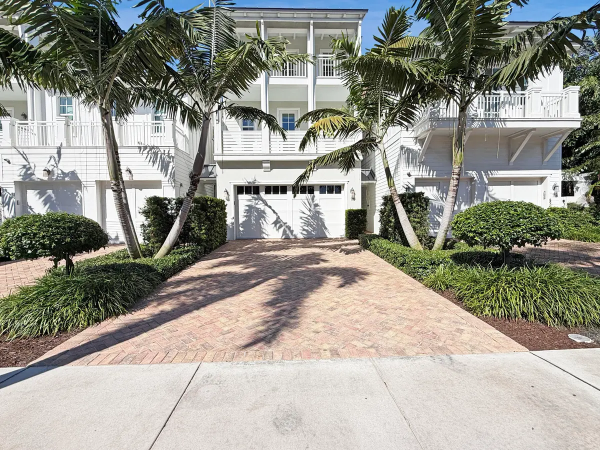 Front ground level at 110 Andrews Avenue, Delray Beach