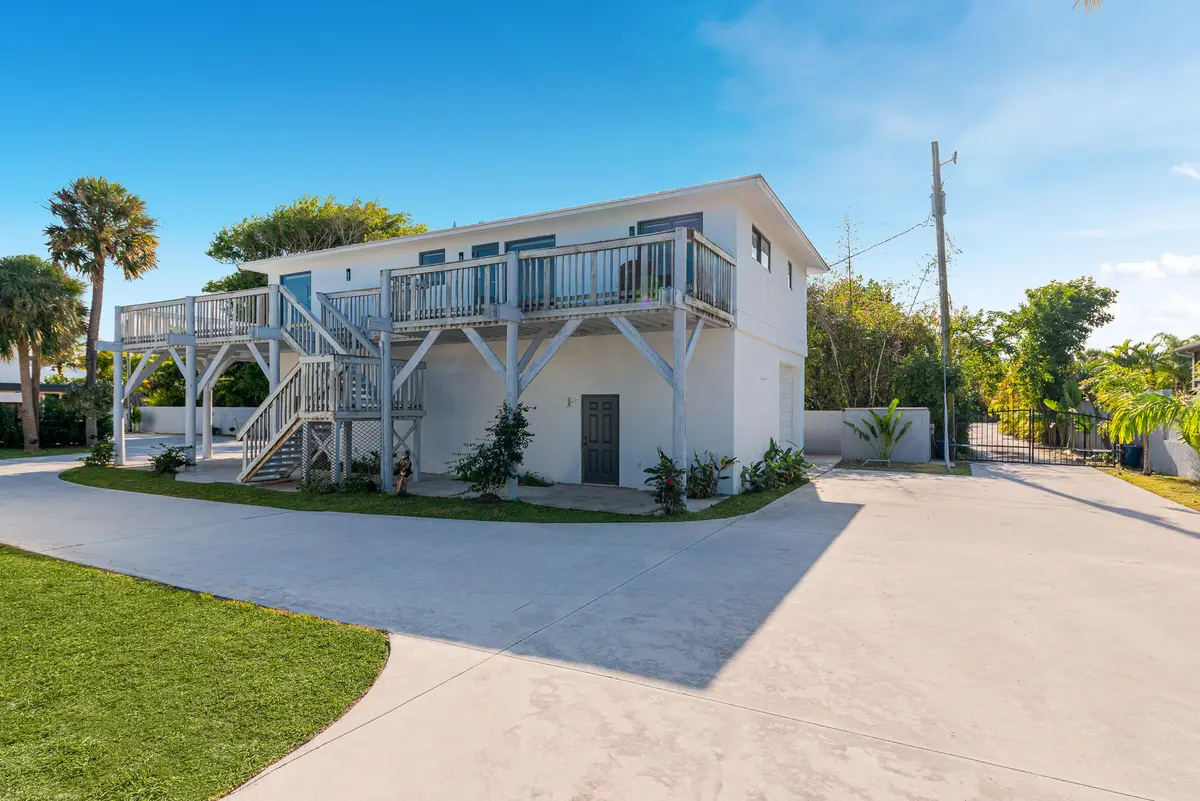 1712 Sea Horse Pl, Jensen Beach, FL 3495 at 1712 NE Seahorse Place, Jensen Beach