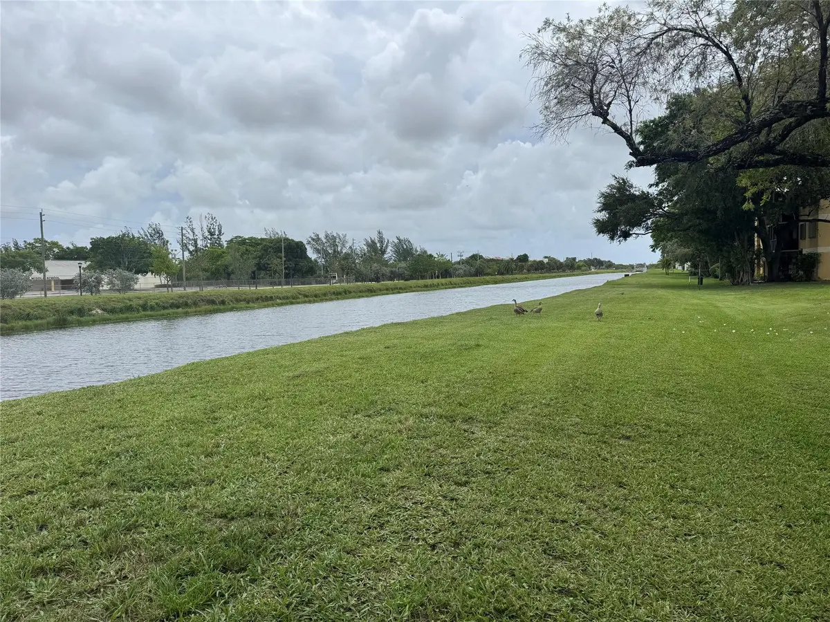 Photo 5 at 3013 N Oakland Forest Drive 106, Oakland Park