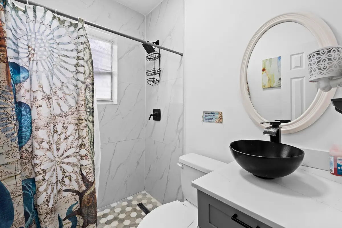 23-424A1519 at 28 NE 165th Street, Miami