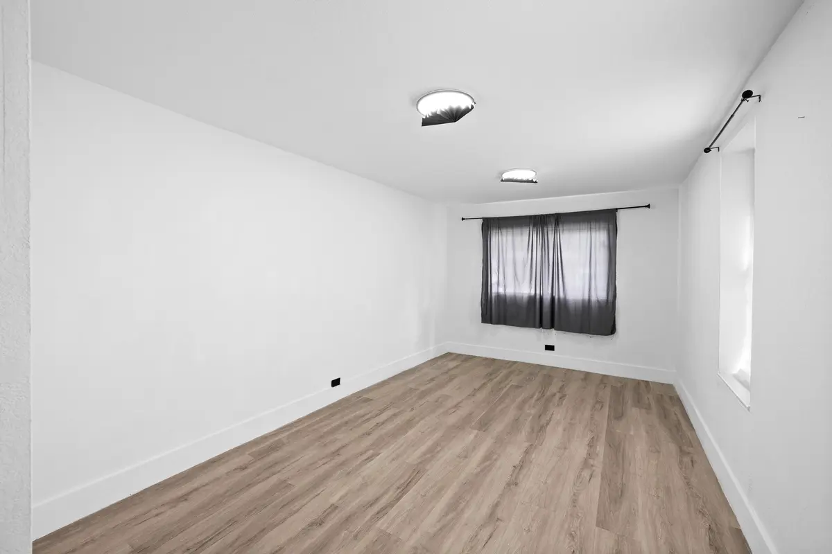 19-424A1564 at 28 NE 165th Street, Miami
