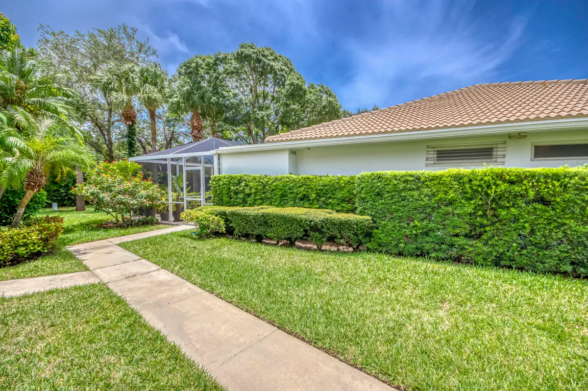 IMG-1 at 4101 Water Oak Court, Palm Beach Gardens