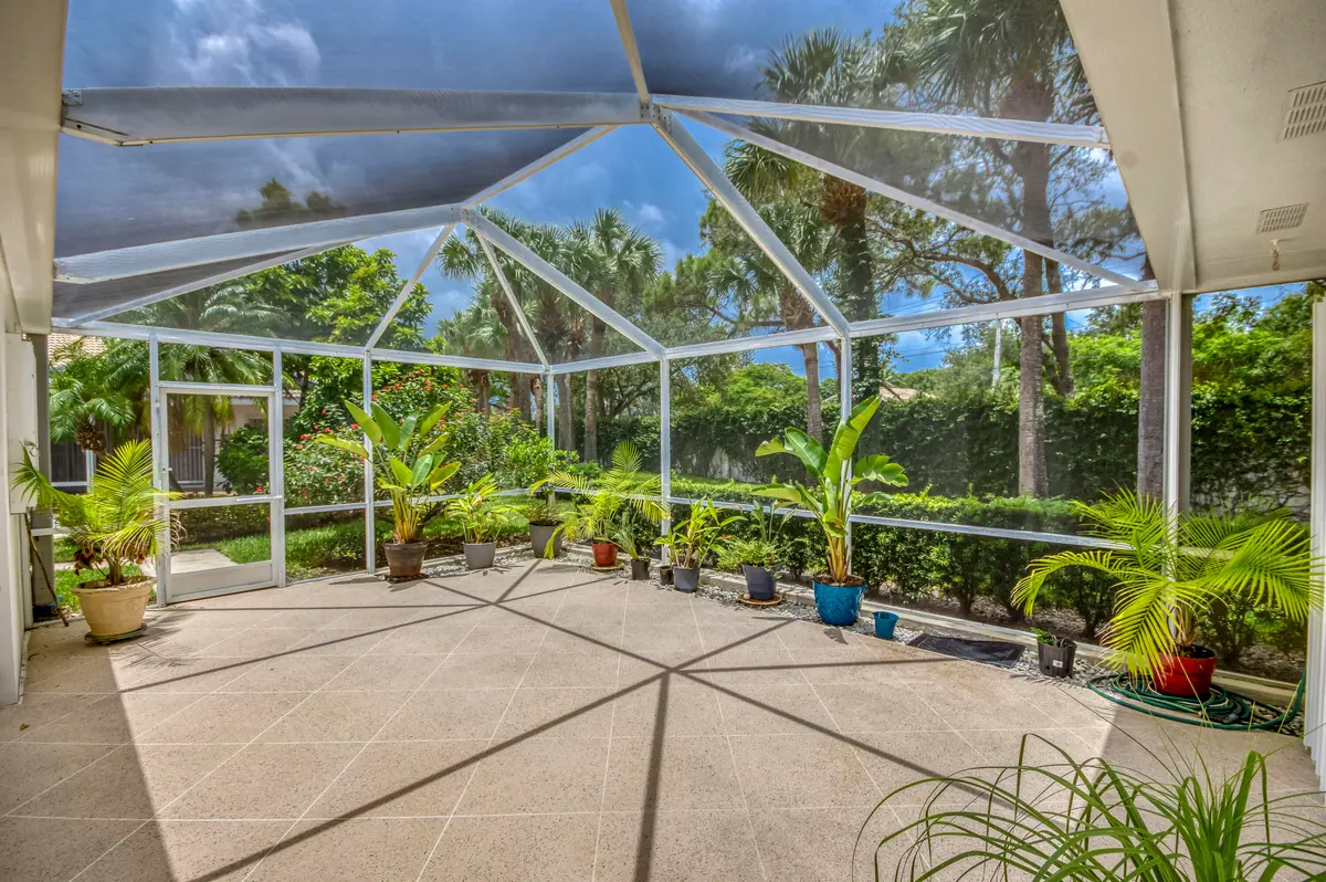 IMG-3 at 4101 Water Oak Court, Palm Beach Gardens