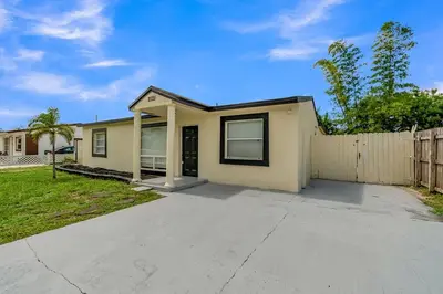 2121 SW 46TH Avenue, Fort Lauderdale – Single Family Residence for sale