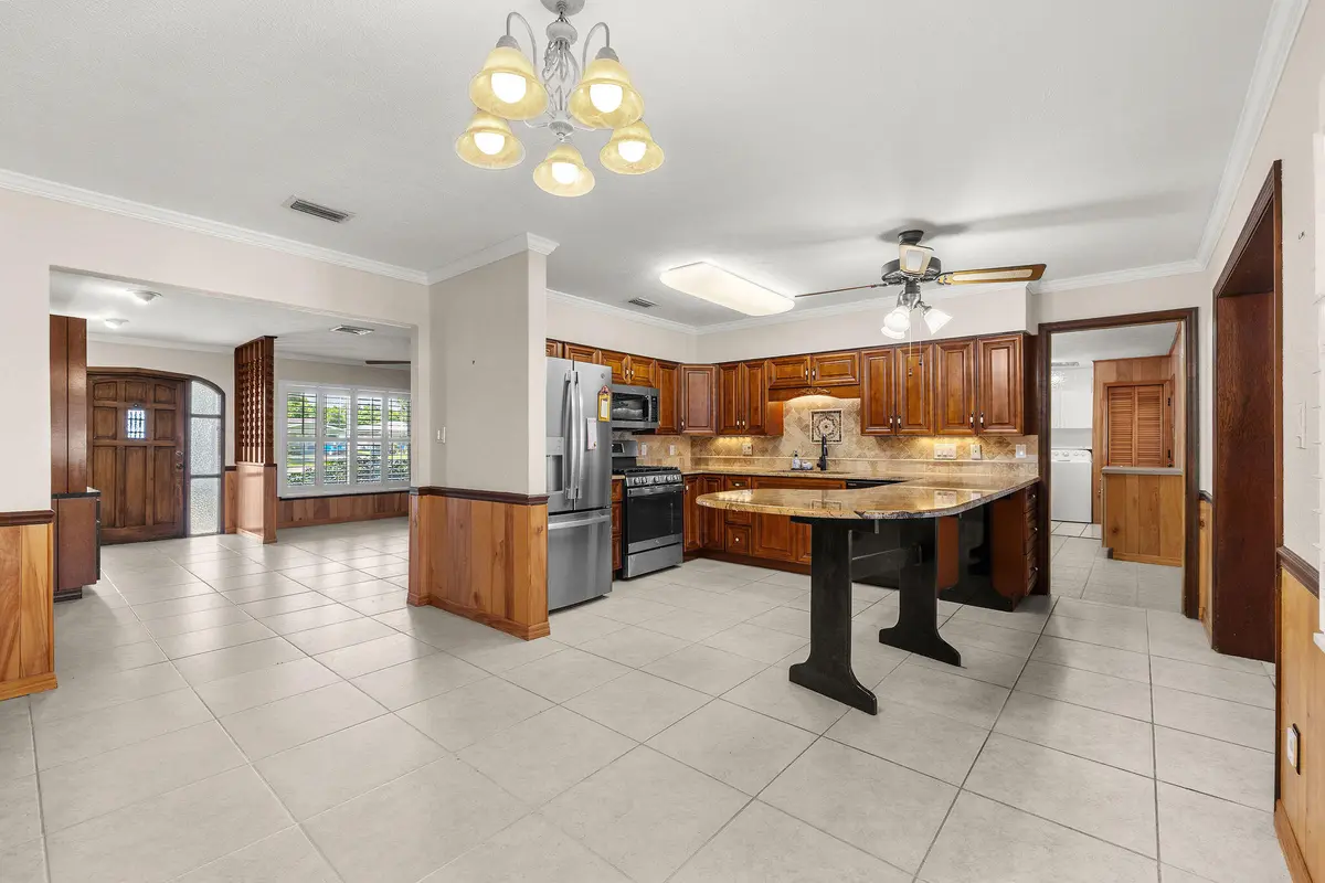 428A9873 at 3324 Sunrise Boulevard, Fort Pierce