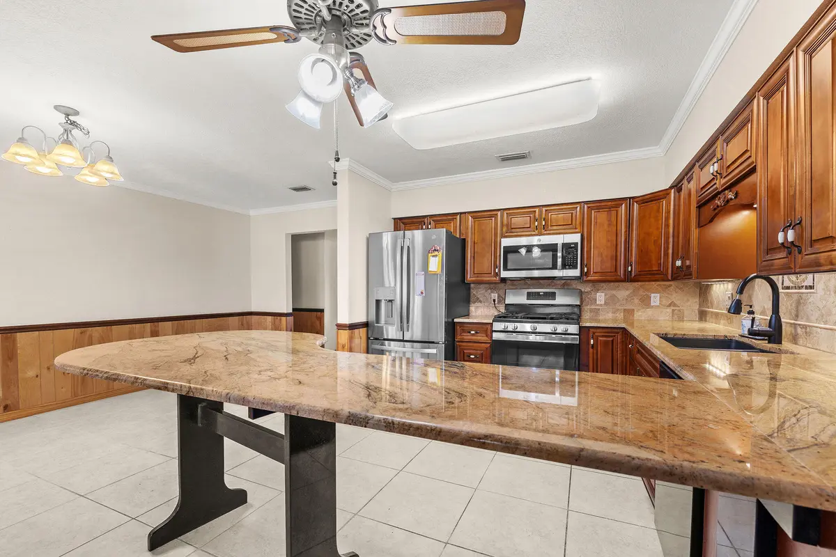 428A9878 at 3324 Sunrise Boulevard, Fort Pierce