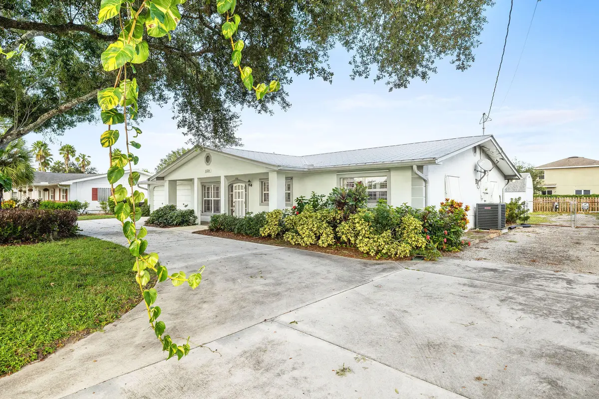 428A9955 at 3324 Sunrise Boulevard, Fort Pierce