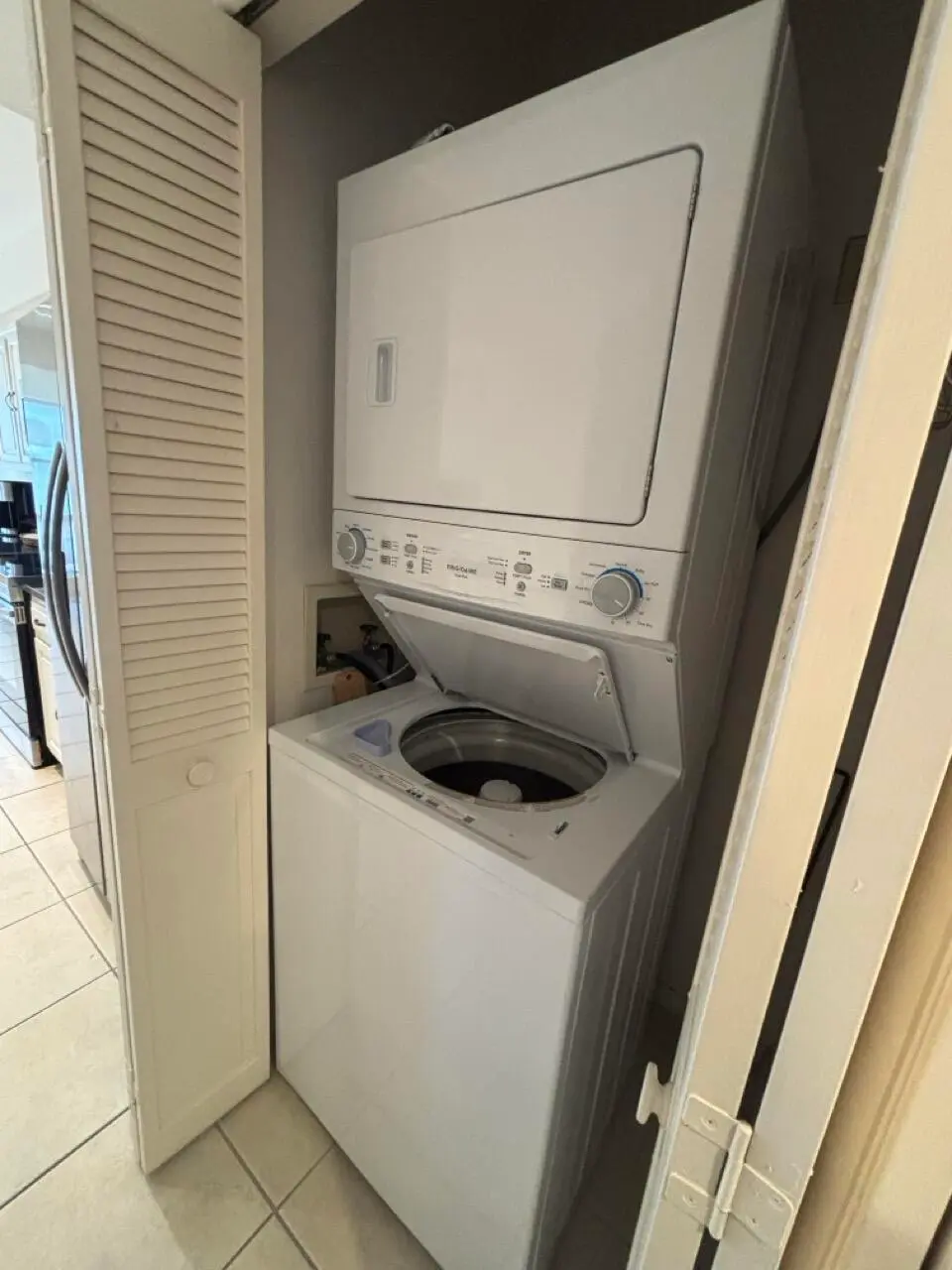 Laundry at 5000 N Ocean Boulevard 1701, Lauderdale-By-The-Sea