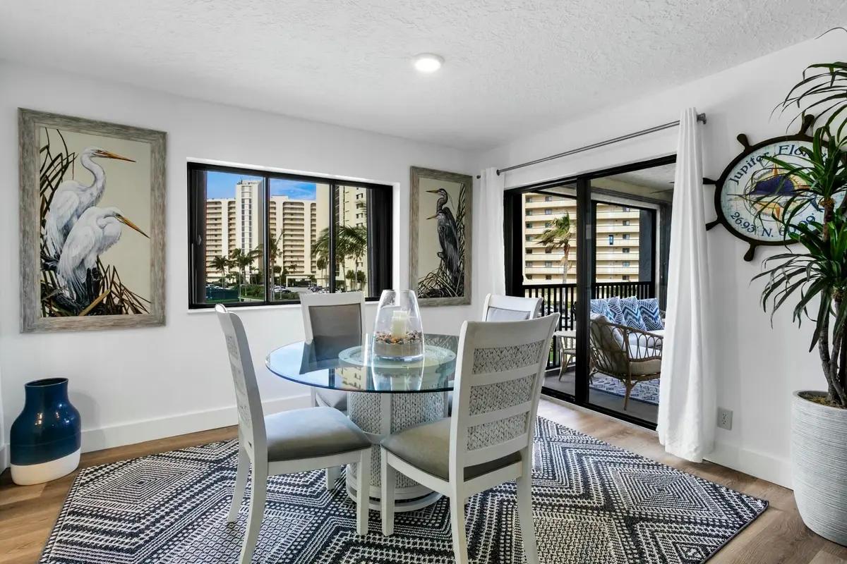 Dining at 500 Ocean Trail Way 304, Jupiter