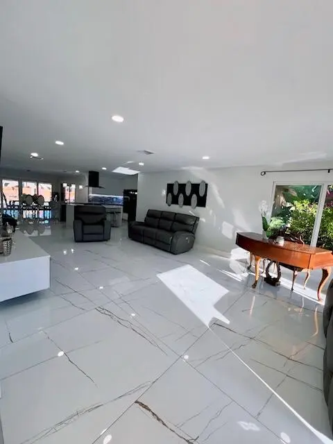 Living Room 1 at 1155 BUCHANAN Street, Hollywood