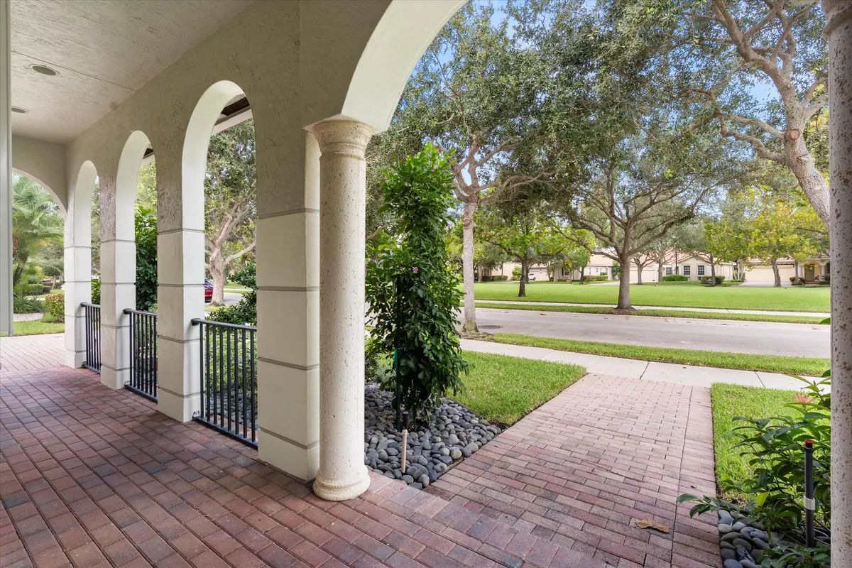 Covered Walkway to Entry at 136 Via Santa Cruz, Jupiter