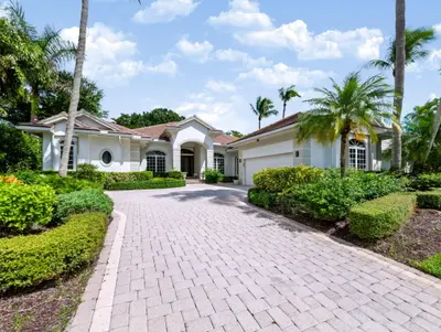 106 PEMBROKE Drive, Palm Beach Gardens – Single Family Residence for sale