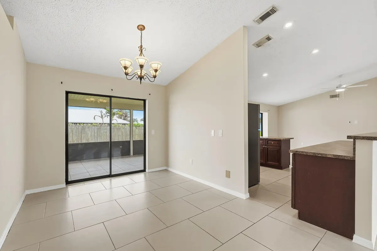 22-web-or-mls-682_SW_Jacoby_Ave_09269 at 682 SW JACOBY Avenue, Port St. Lucie