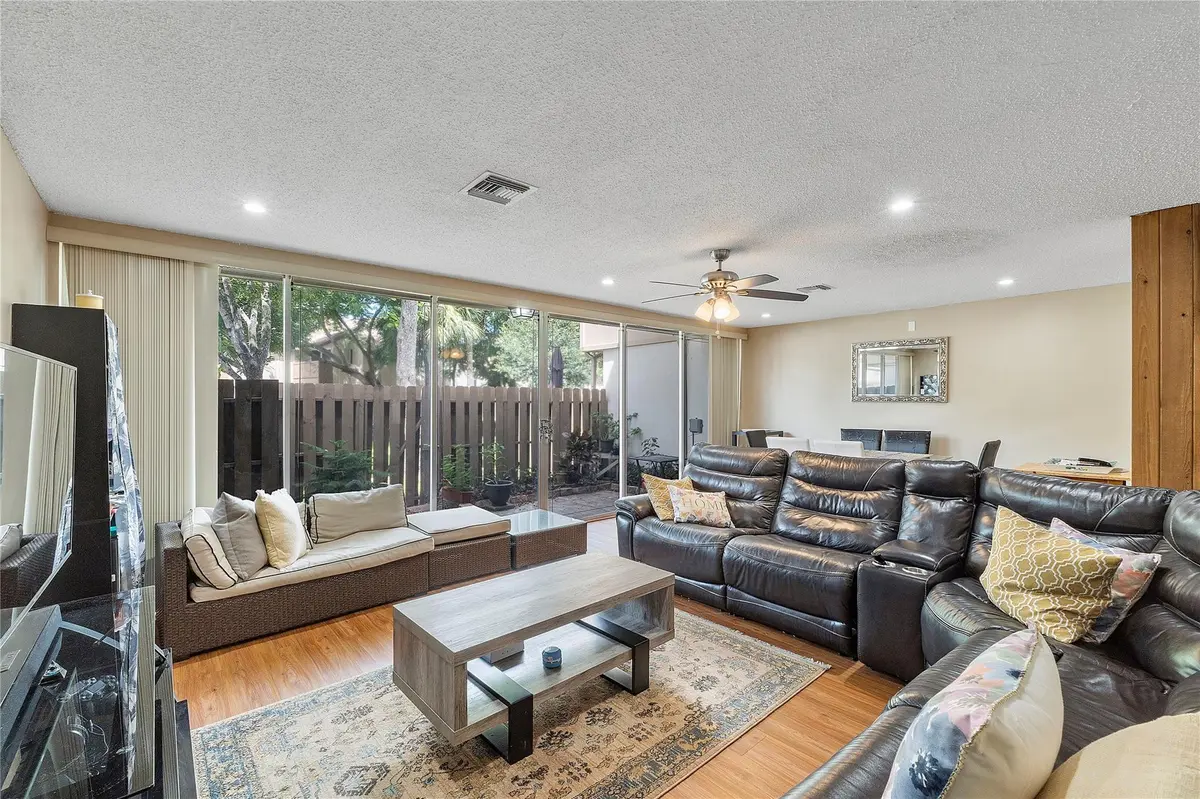 Photo 4 at 845 NW 80th Terrace 6, Plantation