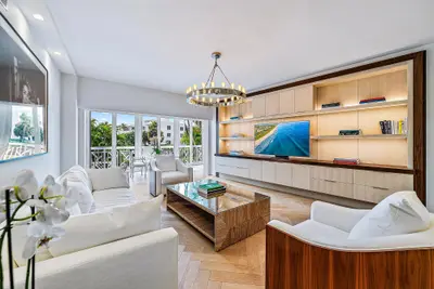 389 S Lake Drive 2g, Palm Beach – Condominium for sale