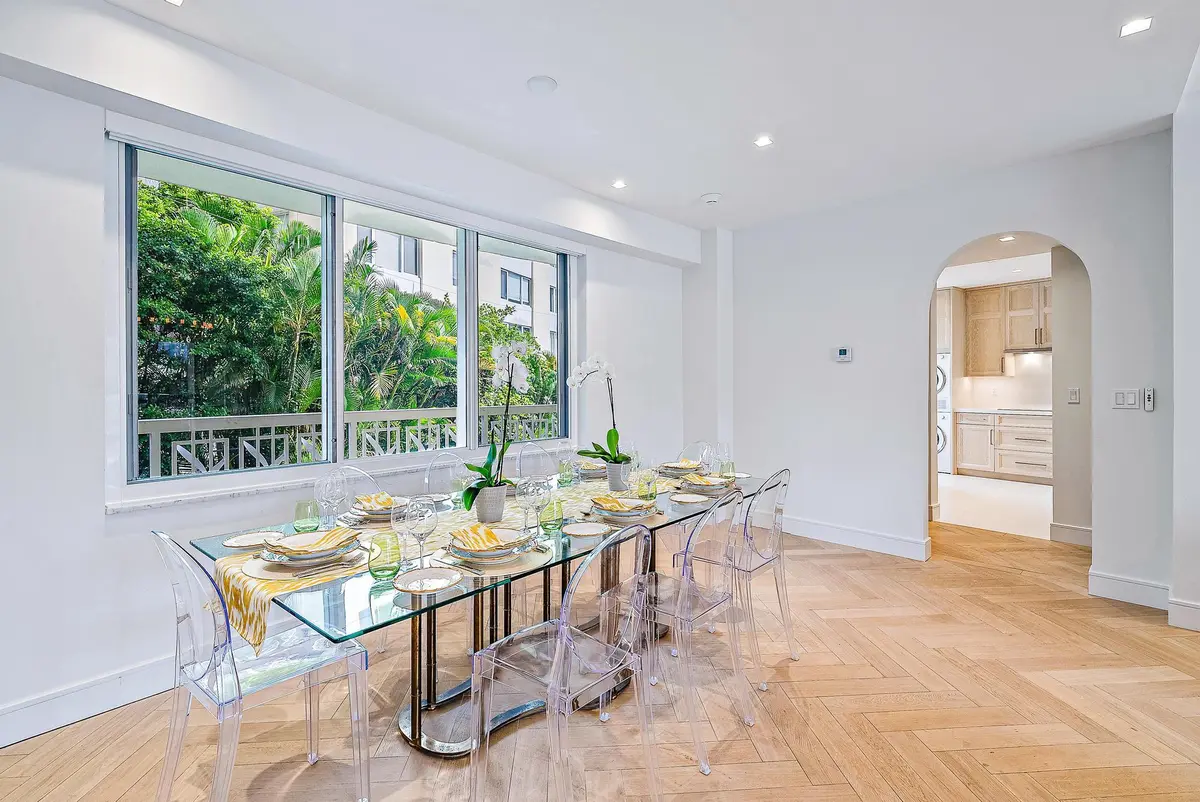 Dining at 389 S Lake Drive 2g, Palm Beach